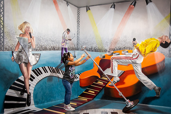 032_MuseumofIllusions_111119