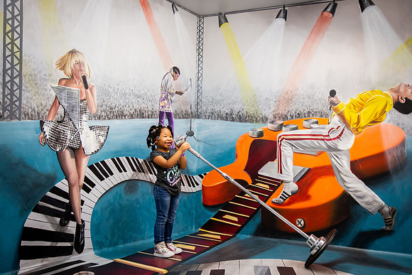 033_MuseumofIllusions_111119